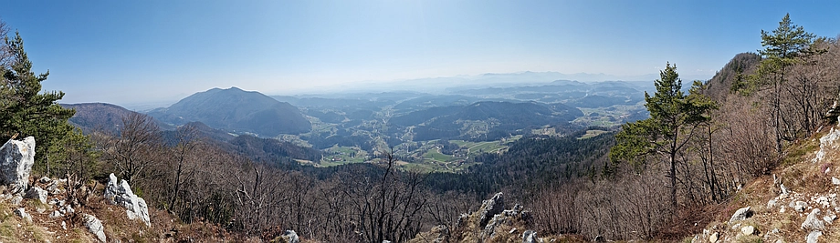 Pogled s Špičastega vrha na jug, 8. 3. 2026